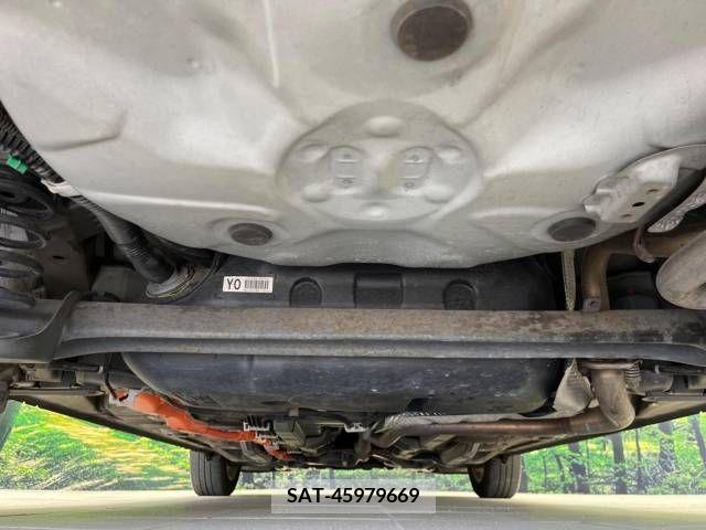Toyota AQUA 2013-08 345251-19