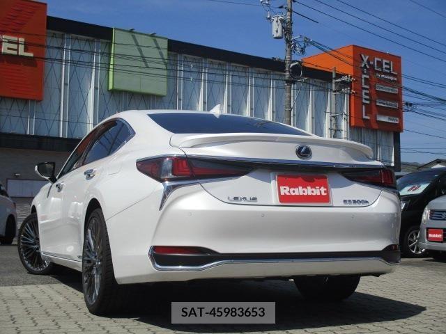 Lexus ES 2022-01 227303-1