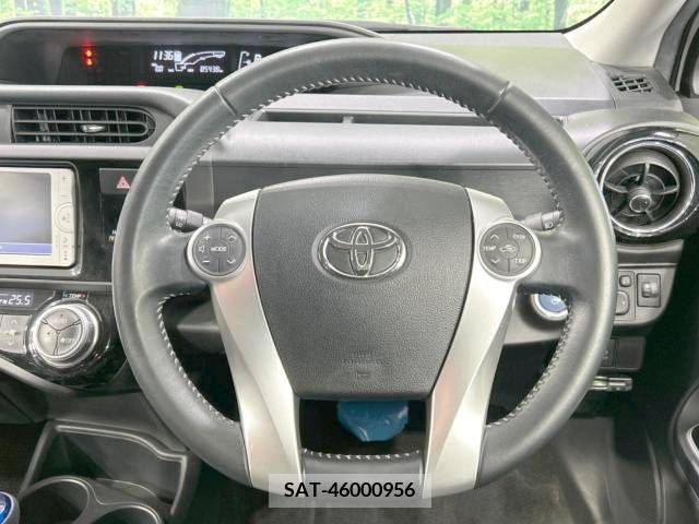 Toyota AQUA 2015-03 314189-11