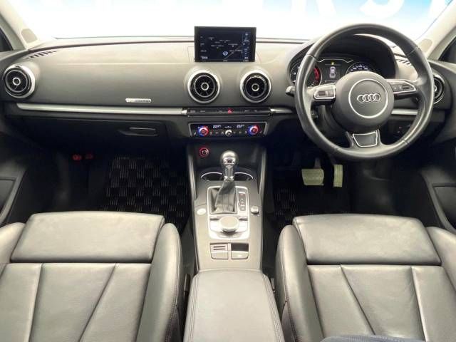 Audi A3 SEDAN 2015-02 182634-1