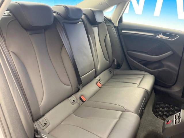 Audi A3 SEDAN 2015-02 182634-7