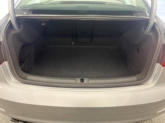 Audi A3 SEDAN 2015-02 182634-10