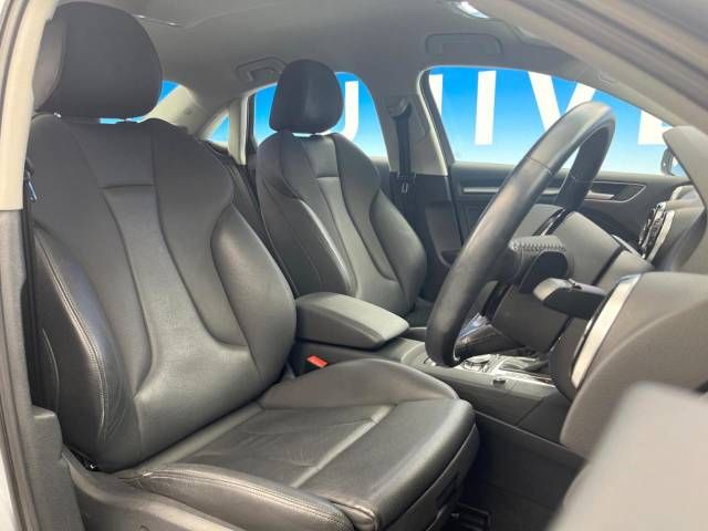 Audi A3 SEDAN 2015-02 182634-6