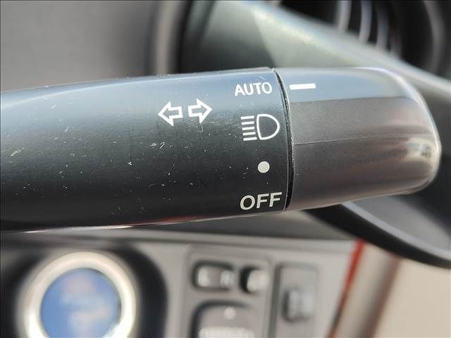 Toyota AQUA 2012-05 28768-8