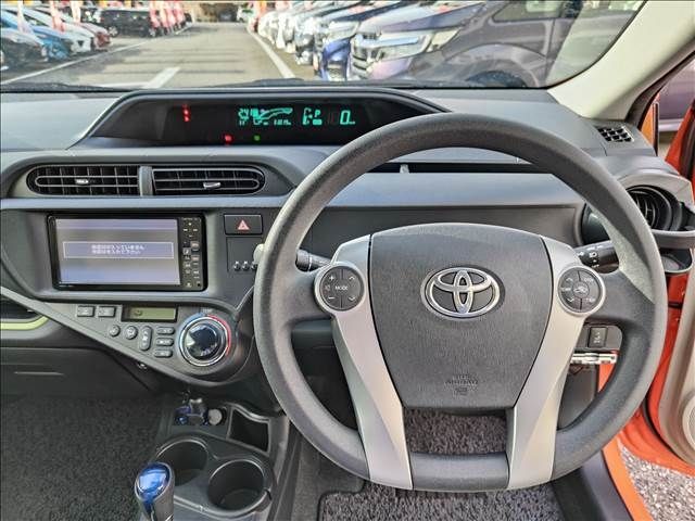 Toyota AQUA 2012-05 28768-11