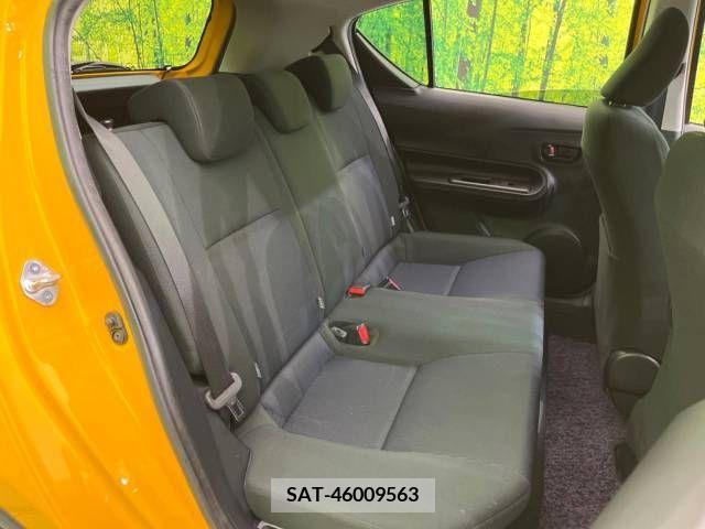 Toyota AQUA 2017-02 384050-9