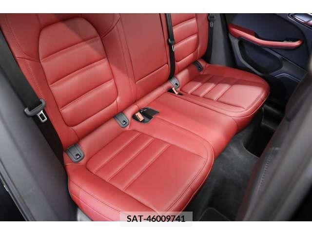 Porsche MACAN 2024-02 333665-10