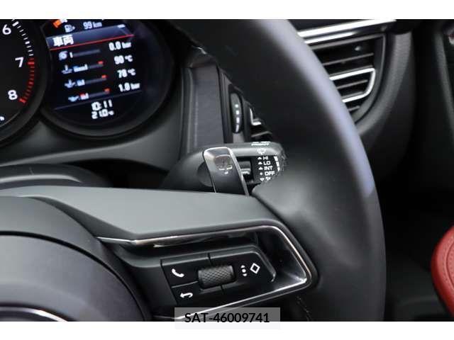Porsche MACAN 2024-02 333665-18