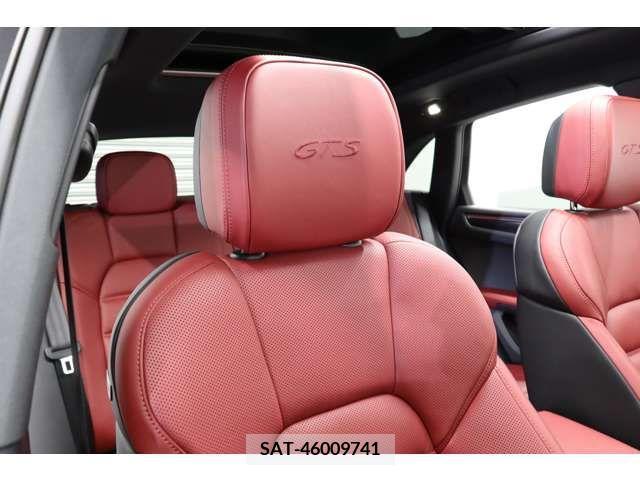 Porsche MACAN 2024-02 333665-9