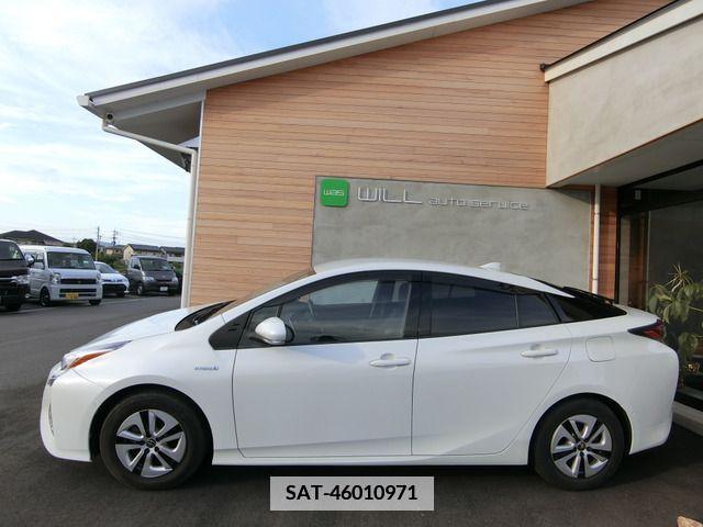 Toyota PRIUS 2016-07 366493-12