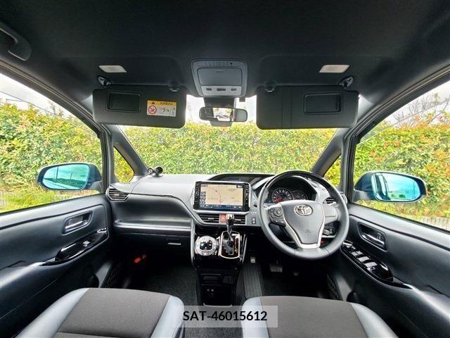 Toyota NOAH 2021-11 202215-1