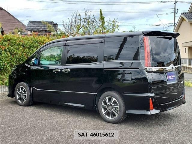 Toyota NOAH 2021-11 202215-4