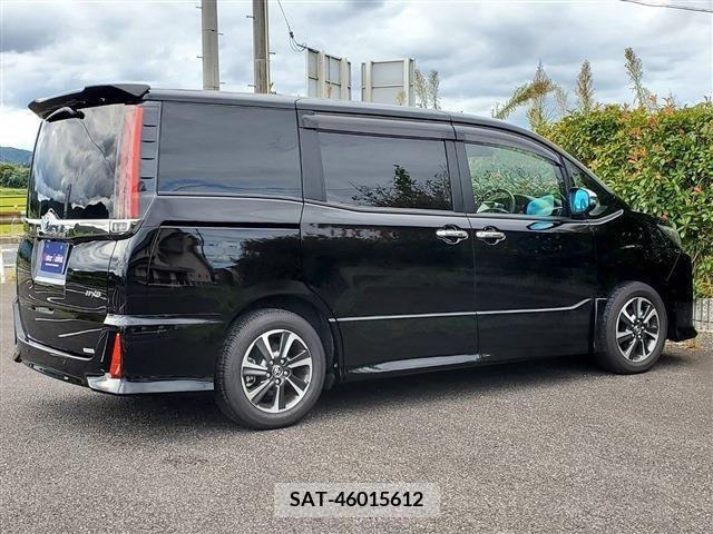 Toyota NOAH 2021-11 202215-5