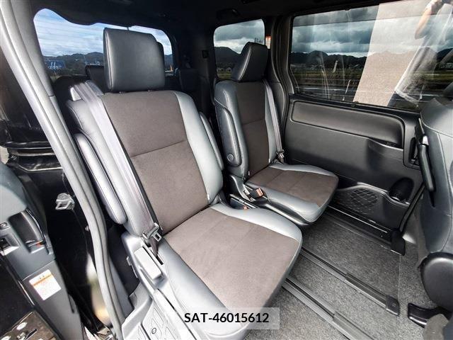 Toyota NOAH 2021-11 202215-11