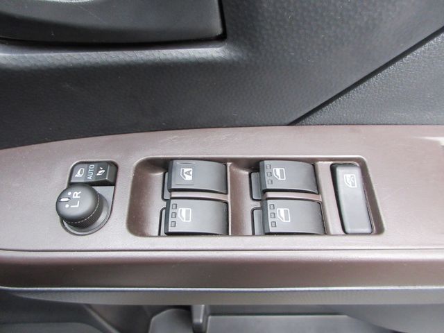 Toyota ROOMY 2018-09 19189-24