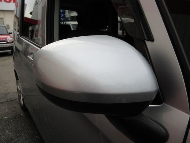 Toyota ROOMY 2018-09 19189-19