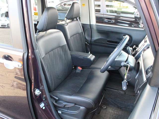 Daihatsu TANTO CUSTOM 2017-03 26947-11