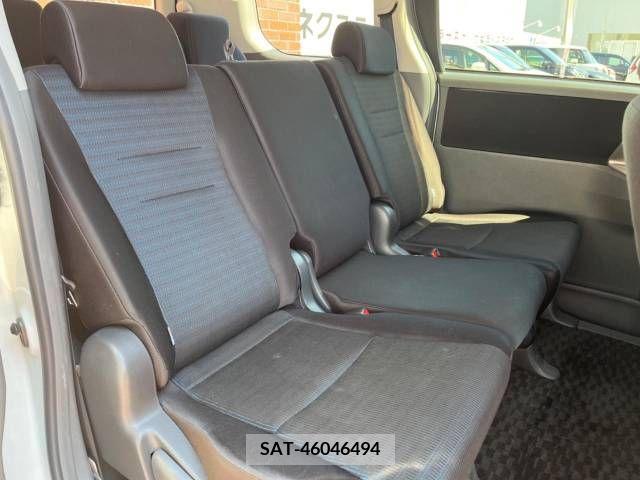 Toyota VOXY 2009-10 321318-9