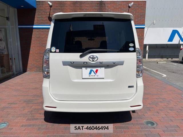 Toyota VOXY 2009-10 321318-16