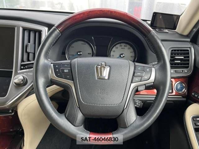 Toyota CROWN MAJESTA 2014-06 339763-9