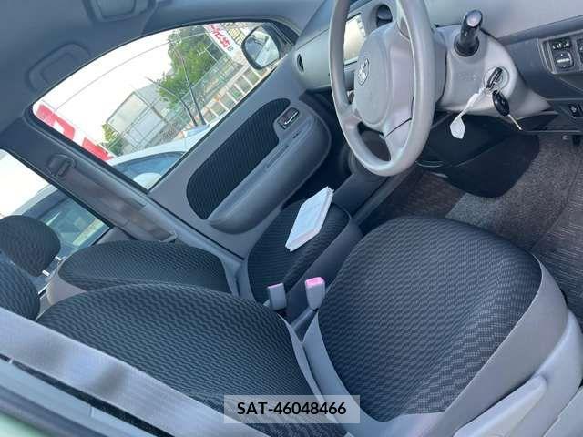 Toyota SIENTA 2010-09 352103-11