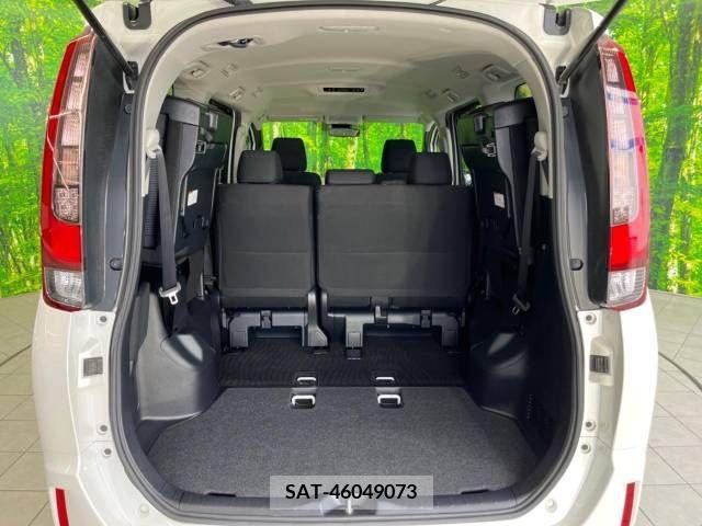 Toyota NOAH 2016-04 245989-11