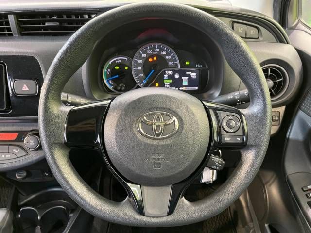 Toyota VITZ HYBRID 2018-02 13458-11