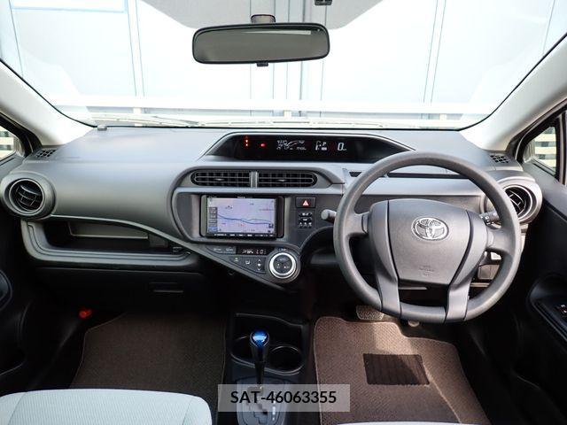 Toyota AQUA 2017-03 314264-1