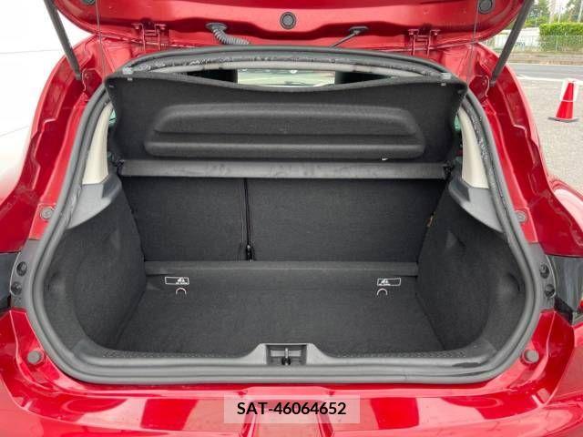 Renault LUTECIA 2017-06 375970-12