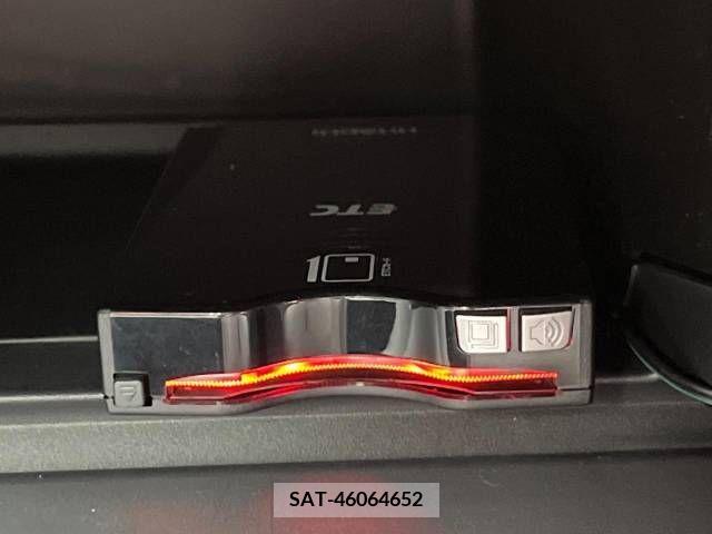 Renault LUTECIA 2017-06 375970-7