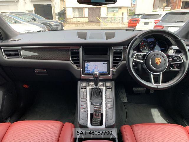 Porsche MACAN 2015-08 281528-1