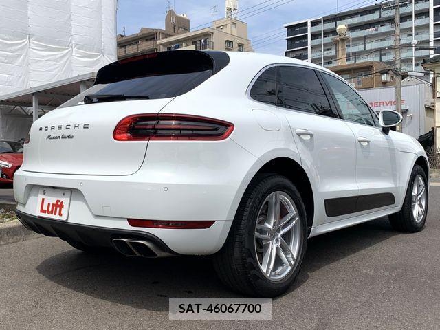 Porsche MACAN 2015-08 281528-2