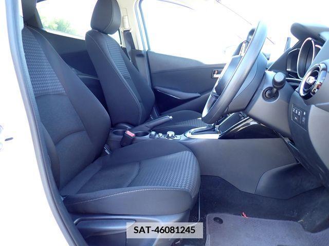 Mazda DEMIO 2019-06 380059-22