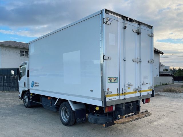 Isuzu ELF TRUCK 2017-11 422-6