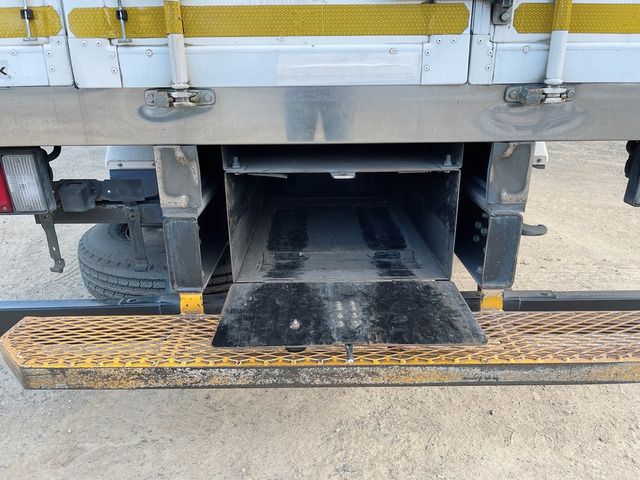Isuzu ELF TRUCK 2017-11 422-19