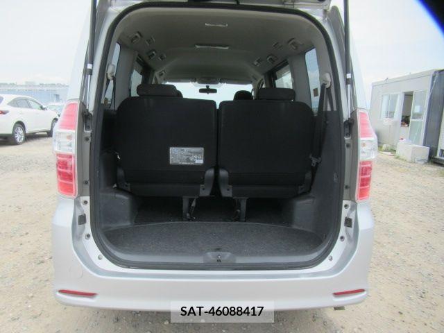 Toyota NOAH 2009-11 381097-8