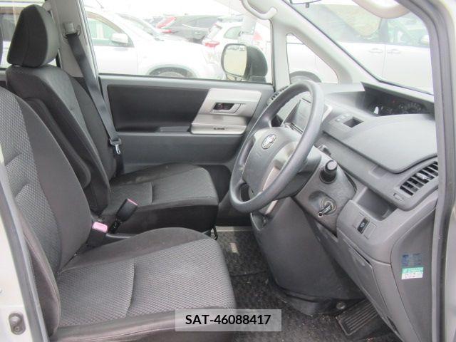 Toyota NOAH 2009-11 381097-4