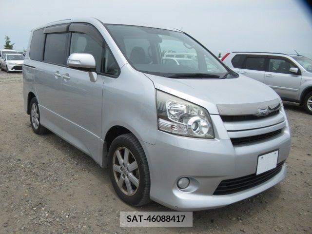 Toyota NOAH 2009-11 381097-0