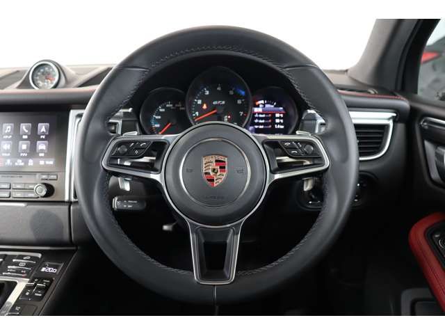 Porsche MACAN 2017-09 196605-14