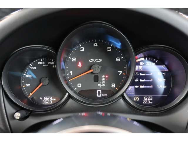 Porsche MACAN 2017-09 196605-16