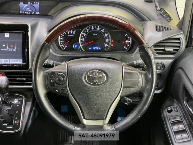 Toyota VOXY 2014-07 321402-12