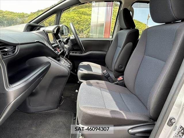 Toyota NOAH 2019-02 242896-16