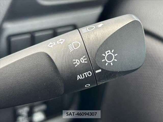 Toyota NOAH 2019-02 242896-6