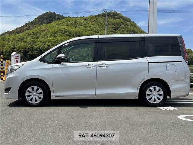 Toyota NOAH 2019-02 242896-10