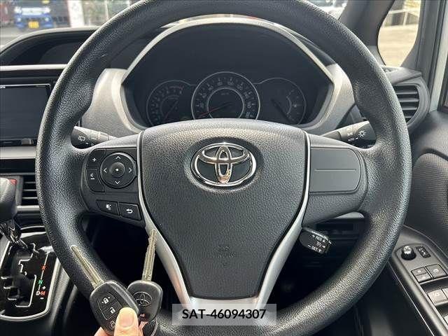 Toyota NOAH 2019-02 242896-5