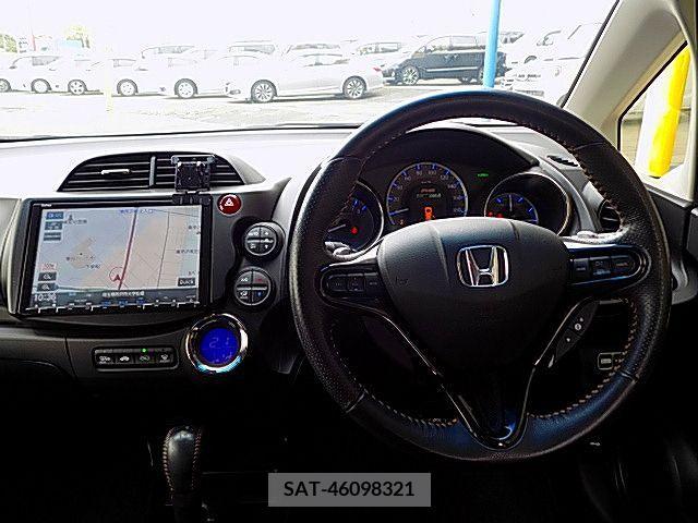 Honda FIT HYBRID 2012-07 269602-1