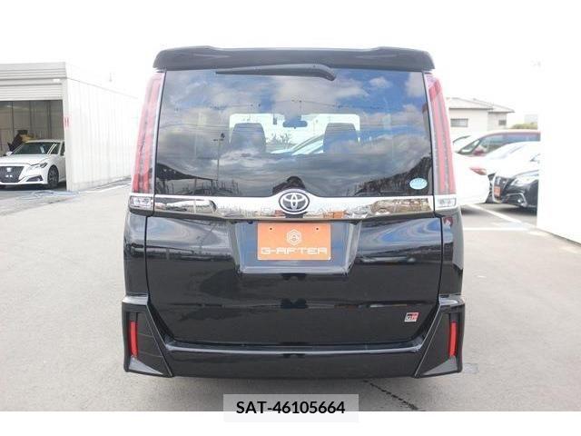 Toyota NOAH 2017-11 216937-7