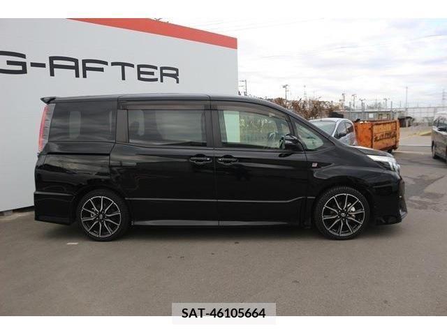 Toyota NOAH 2017-11 216937-6