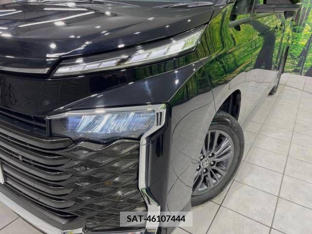 Toyota VOXY 2023-04 206904-13