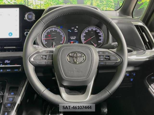 Toyota VOXY 2023-04 206904-12